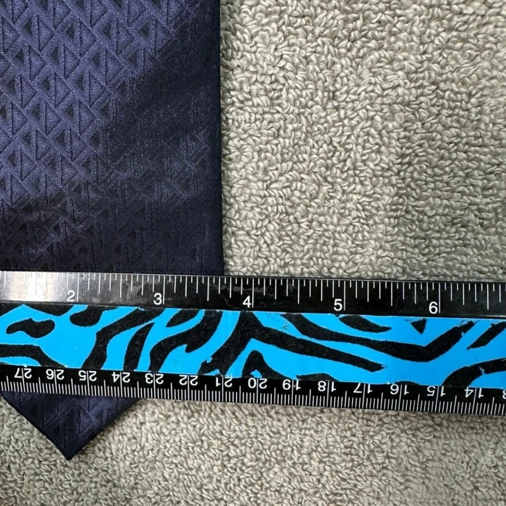 DKNY Mens Navy Blue Geometric Triangle Pattern 100% Silk Necktie Business Tie